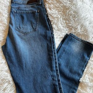 DKNY Bleecker Boyfriend skinny Jean size 6